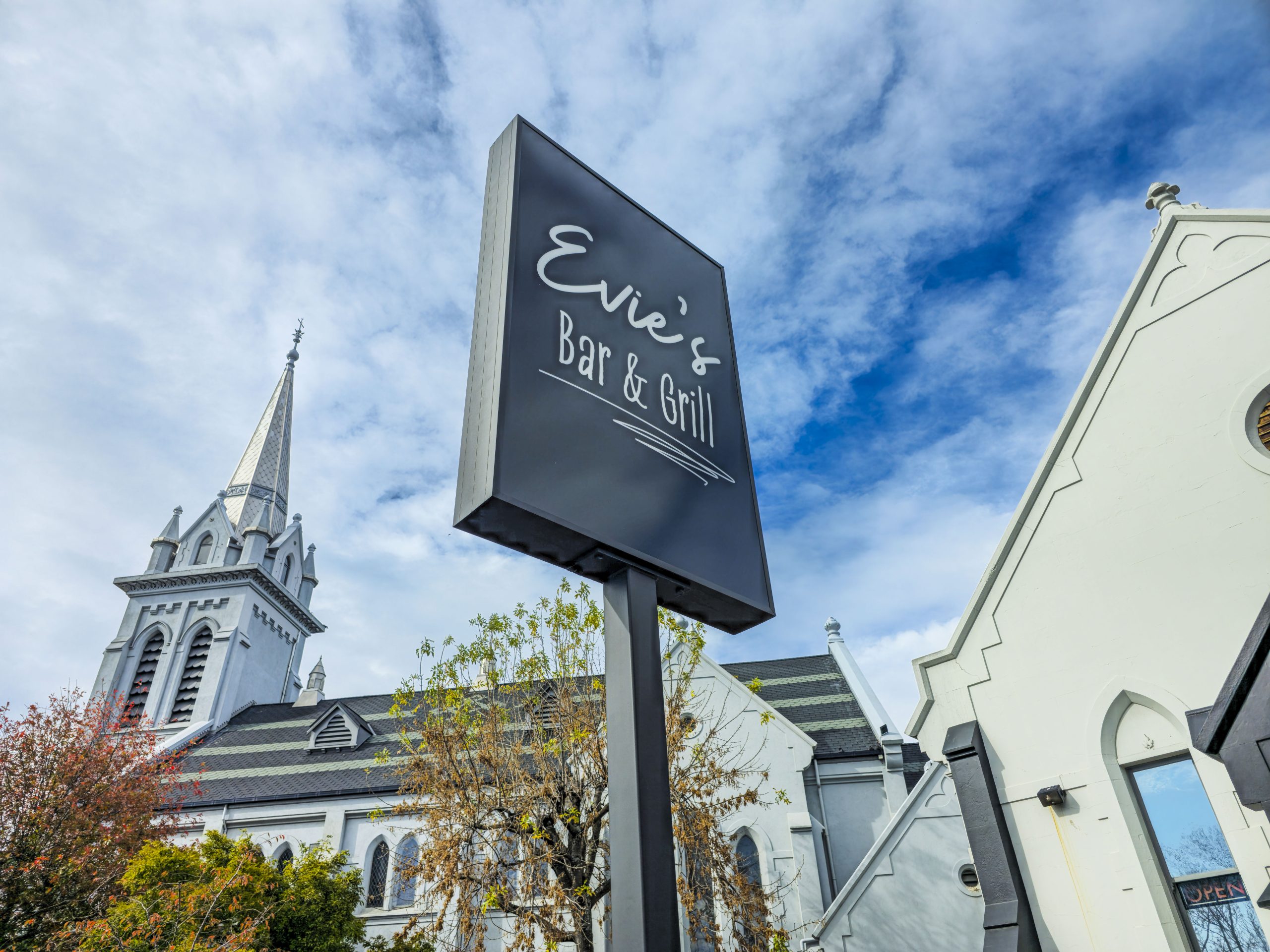 Evie's Bar & Grill Timaru Signage