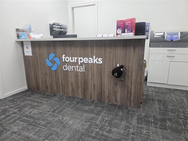 Four Peaks Dental Geraldine Signage