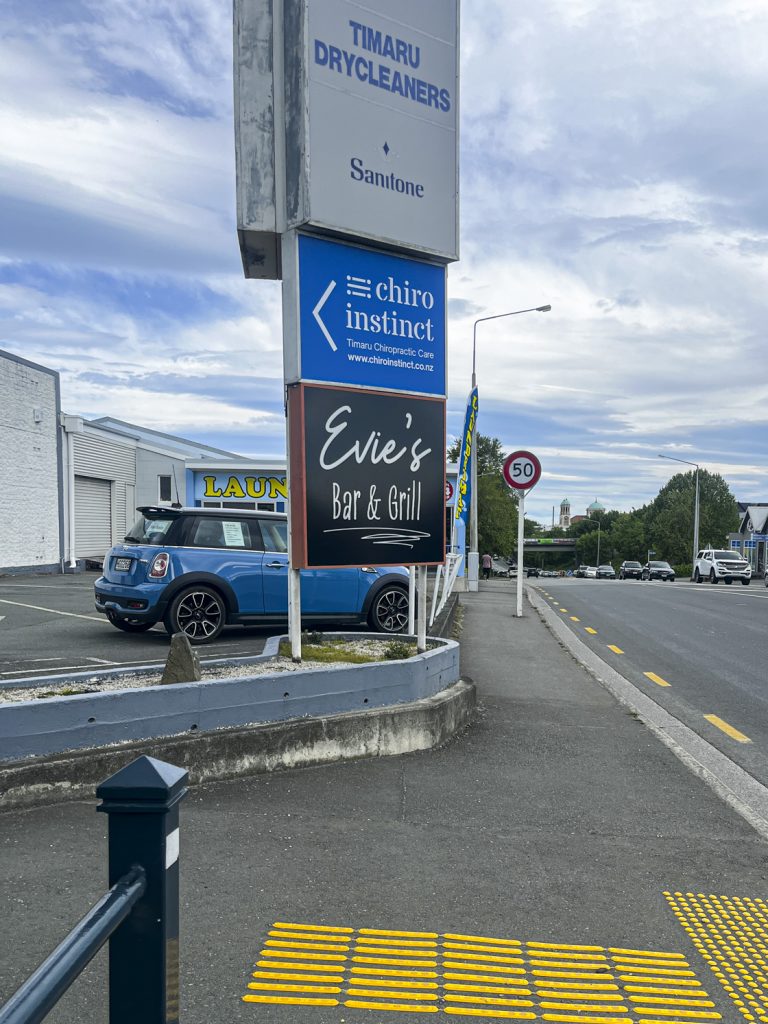 Evie's Bar & Grill Timaru Signage